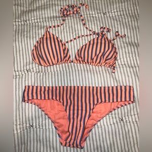 Billabong bikini set, top & bottom, size medium, worn once